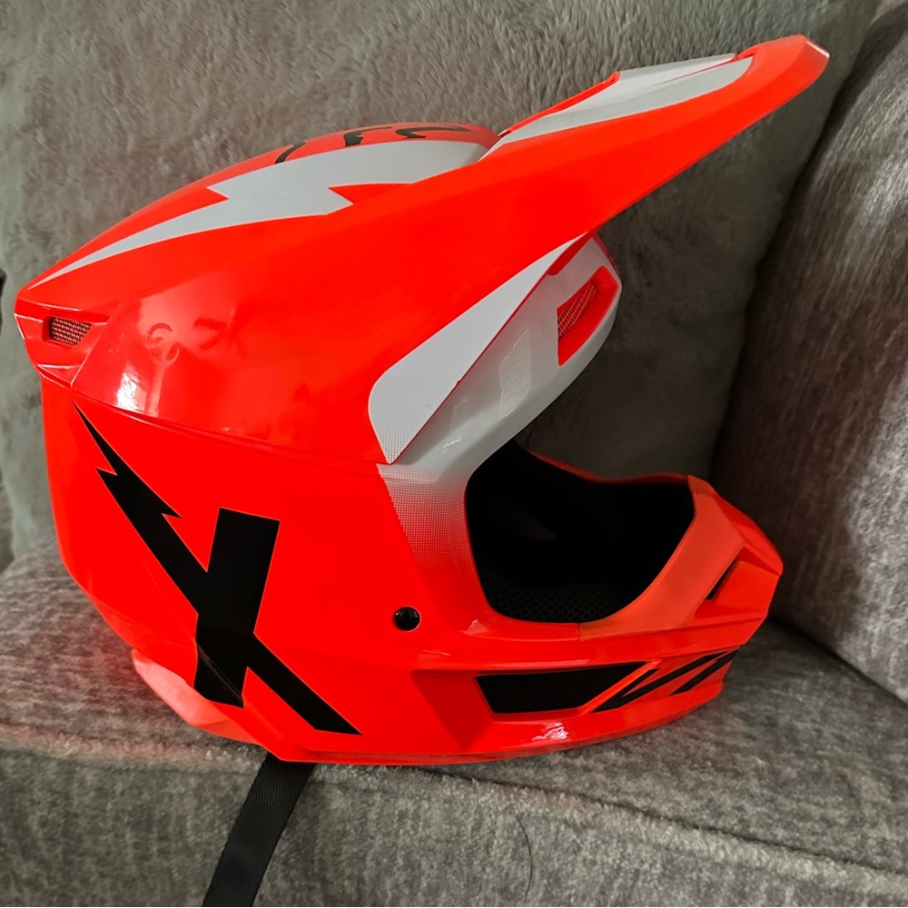 Fox dirt bike helmet DOT approved